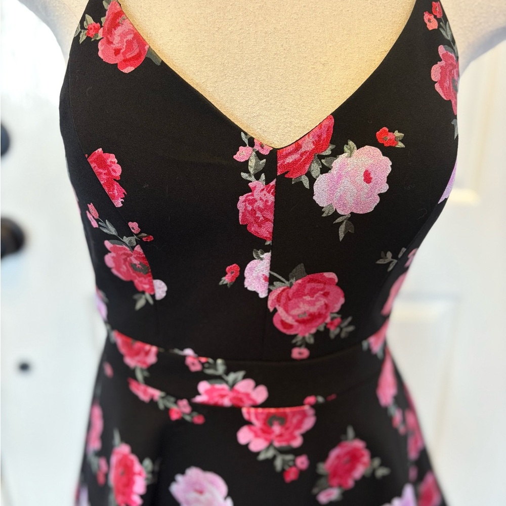 B. Smart Black and Pink Floral Mini Dress size 7 - Picture 3 of 8